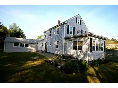127 Circuit Dr, Warwick, RI 02889 photo 5