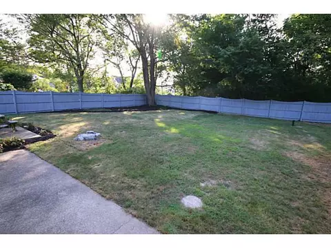 127 Circuit Dr, Warwick, RI 02889 photo 9