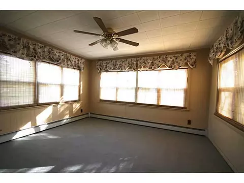 127 Circuit Dr, Warwick, RI 02889 photo 24