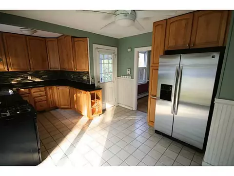 127 Circuit Dr, Warwick, RI 02889 photo 12