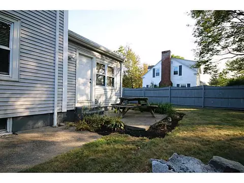 127 Circuit Dr, Warwick, RI 02889 photo 6