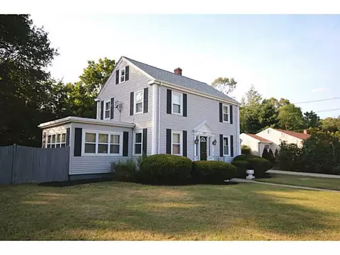 127 Circuit Dr, Warwick, RI 02889 photo 3