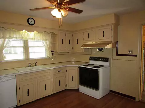 58 Ridge St, Woonsocket, RI 02895 photo 2