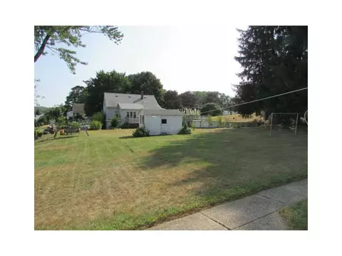 58 Ridge St, Woonsocket, RI 02895 photo 13