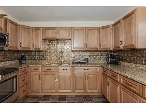 130 Adelaide Ave, Warwick, RI 02886 photo 10