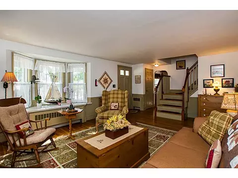 59 Burt St, Warwick, RI 02886 photo 3