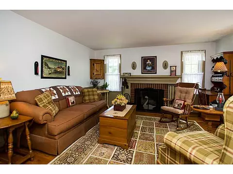 59 Burt St, Warwick, RI 02886 photo 4