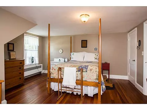 59 Burt St, Warwick, RI 02886 photo 17