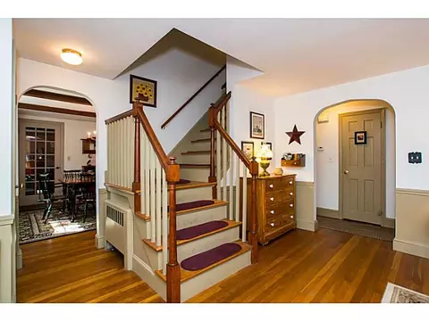 59 Burt St, Warwick, RI 02886 photo 2