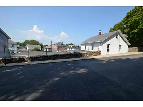 53 Pleasant St, Westerly, RI 02891 photo 7