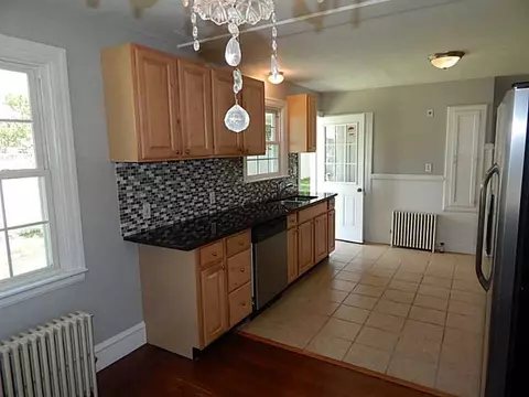605 Main Ave, Warwick, RI 02886 photo 11