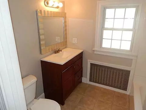 605 Main Ave, Warwick, RI 02886 photo 22