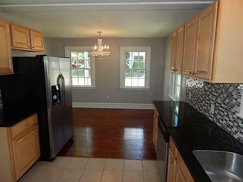 605 Main Ave, Warwick, RI 02886 photo 9