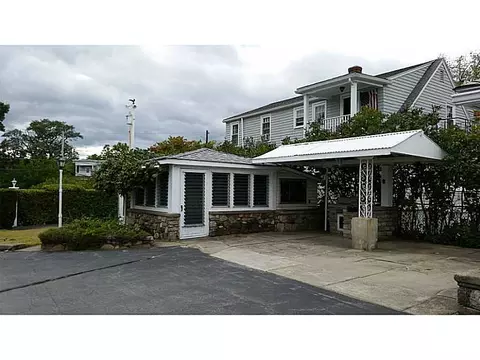 33 Williams St, Woonsocket, RI 02895 photo 4