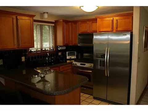 68 Everglade Ave, Warwick, RI 02886 photo 5