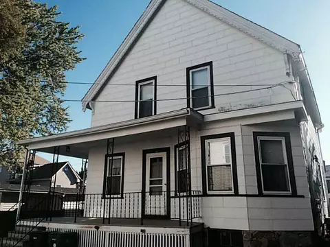125 Bennett St, Woonsocket, RI 02895 photo 1