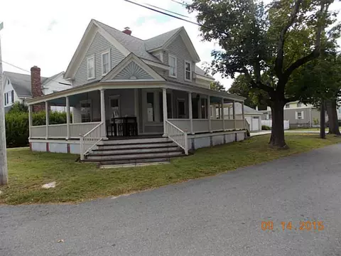 20 Stokes St, Warwick, RI 02889 photo 1