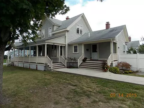 20 Stokes St, Warwick, RI 02889 photo 2