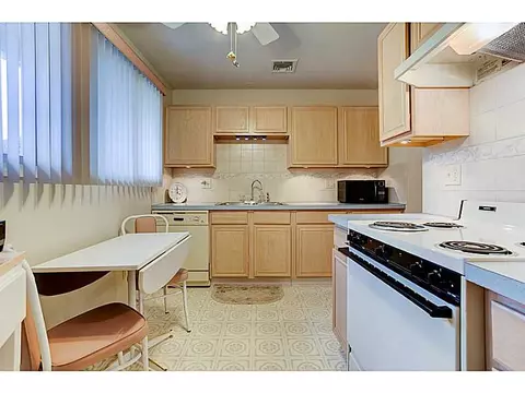 166 Burt St, Warwick, RI 02886 photo 5