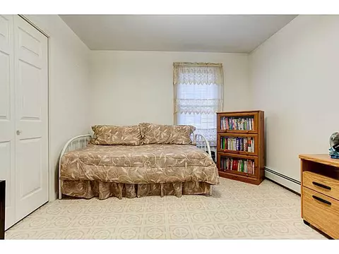 166 Burt St, Warwick, RI 02886 photo 11
