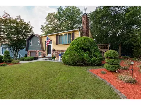 436 Beacon Ave, Woonsocket, RI 02895 photo 3