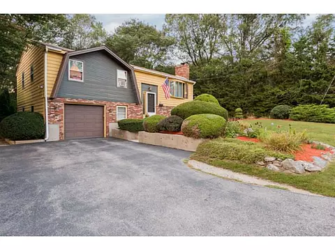 436 Beacon Ave, Woonsocket, RI 02895 photo 2