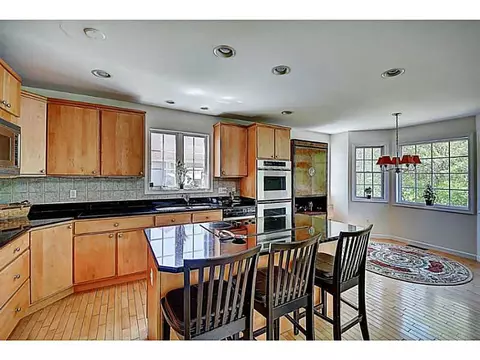 8 Briar Patch Dr, Westerly, RI 02891 photo 3