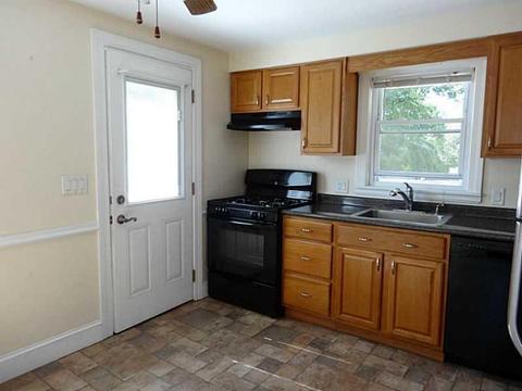 65 Macarthur Dr, Warwick, RI 02886 photo 3