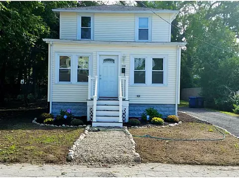 116 Pender Ave, Warwick, RI 02889 photo 1