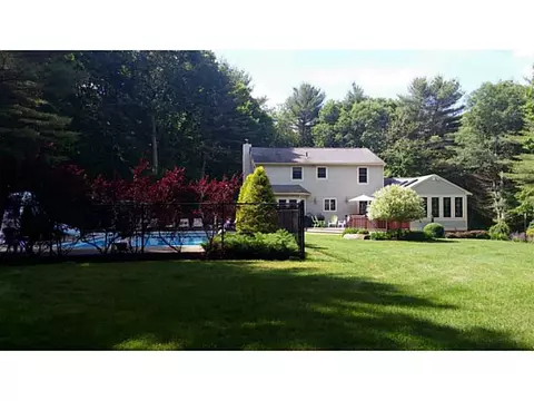 55 Falcon Ridge Dr, Exeter, RI 02822 photo 6