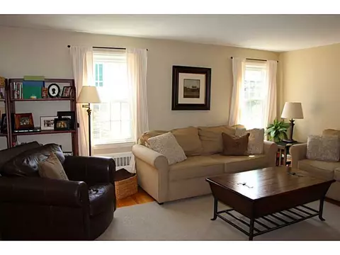 19 Chapel St, Warwick, RI 02886 photo 6