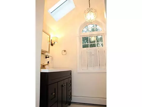19 Chapel St, Warwick, RI 02886 photo 3