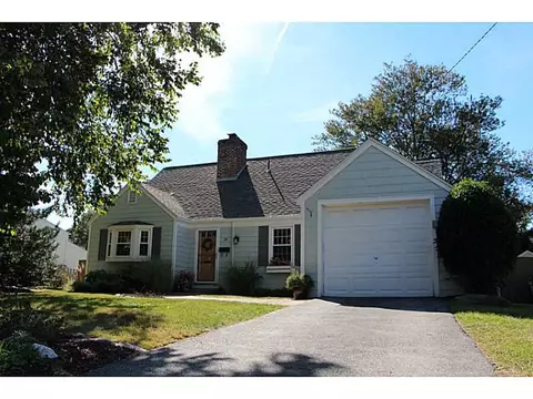 19 Chapel St, Warwick, RI 02886 photo 1
