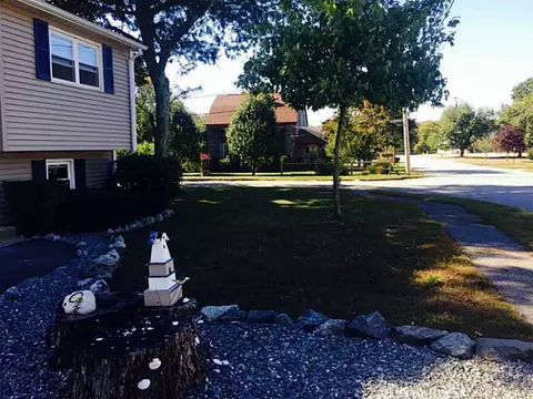 161 Armstrong Ave, Warwick, RI 02889 photo 3