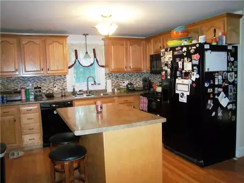 79 Manolla Ave, Warwick, RI 02888 photo 5
