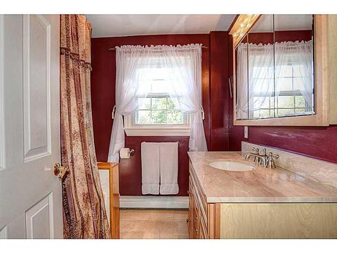 109 Falcon Ave, Warwick, RI 02888 photo 19