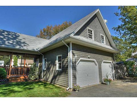 109 Falcon Ave, Warwick, RI 02888 photo 4