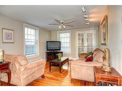 109 Falcon Ave, Warwick, RI 02888 photo 9