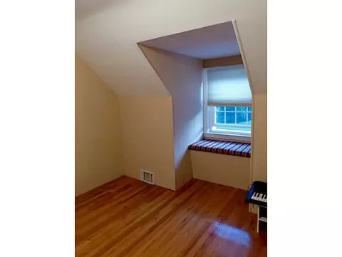 8 Pilgrim Dr, Warwick, RI 02888 photo 16