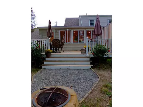 8 Pilgrim Dr, Warwick, RI 02888 photo 23