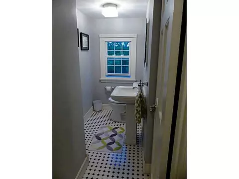 8 Pilgrim Dr, Warwick, RI 02888 photo 17