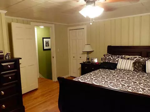 8 Pilgrim Dr, Warwick, RI 02888 photo 14
