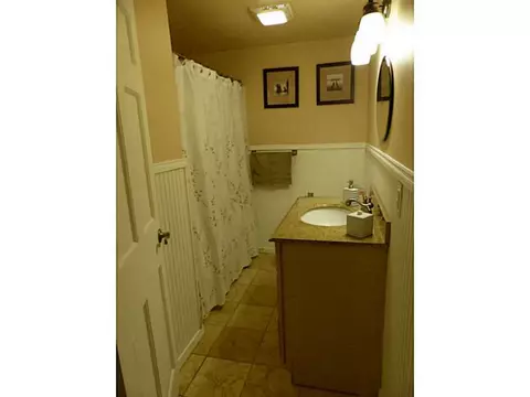 8 Pilgrim Dr, Warwick, RI 02888 photo 18