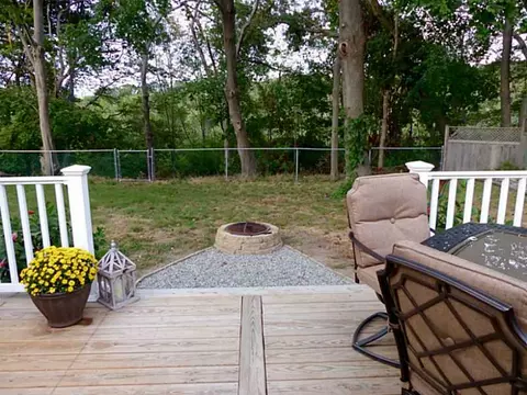 8 Pilgrim Dr, Warwick, RI 02888 photo 22
