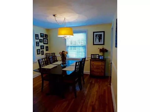 8 Pilgrim Dr, Warwick, RI 02888 photo 7