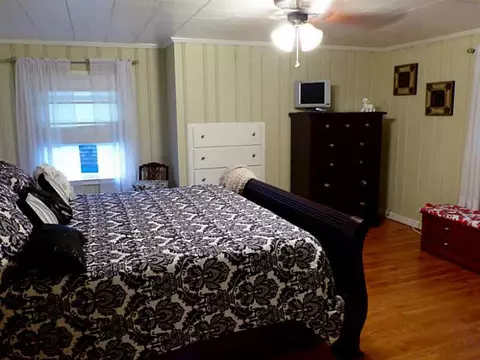 8 Pilgrim Dr, Warwick, RI 02888 photo 13