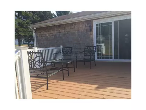 432 Walnut Hill Rd, Woonsocket, RI 02895 photo 2