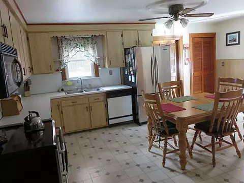 37 Miles Ave, Woonsocket, RI 02895 photo 8