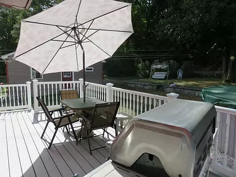 37 Miles Ave, Woonsocket, RI 02895 photo 4