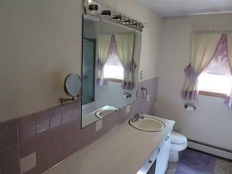 37 Miles Ave, Woonsocket, RI 02895 photo 16